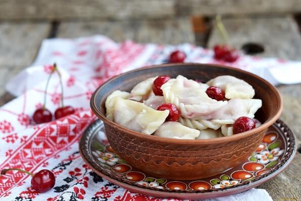 Вареники с вишней на молоке